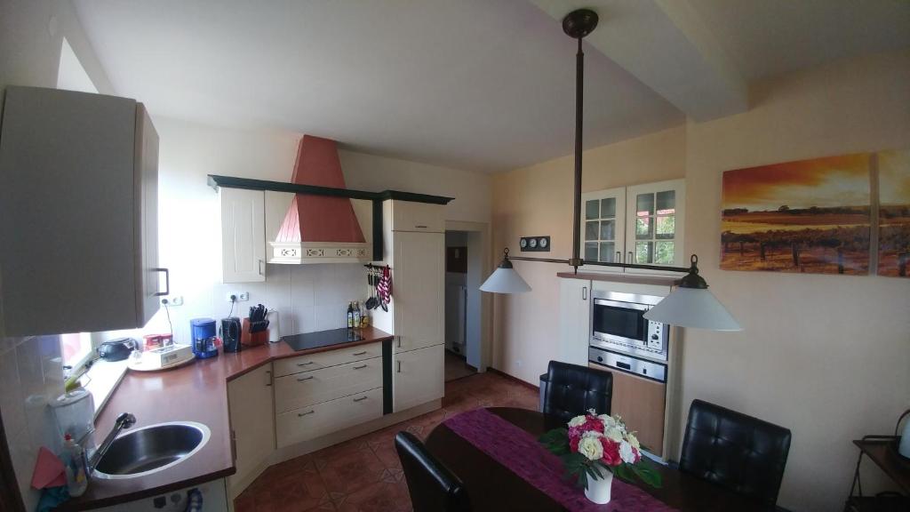 Historische Schule "Ferienwohnung Pauline" I&II room 1