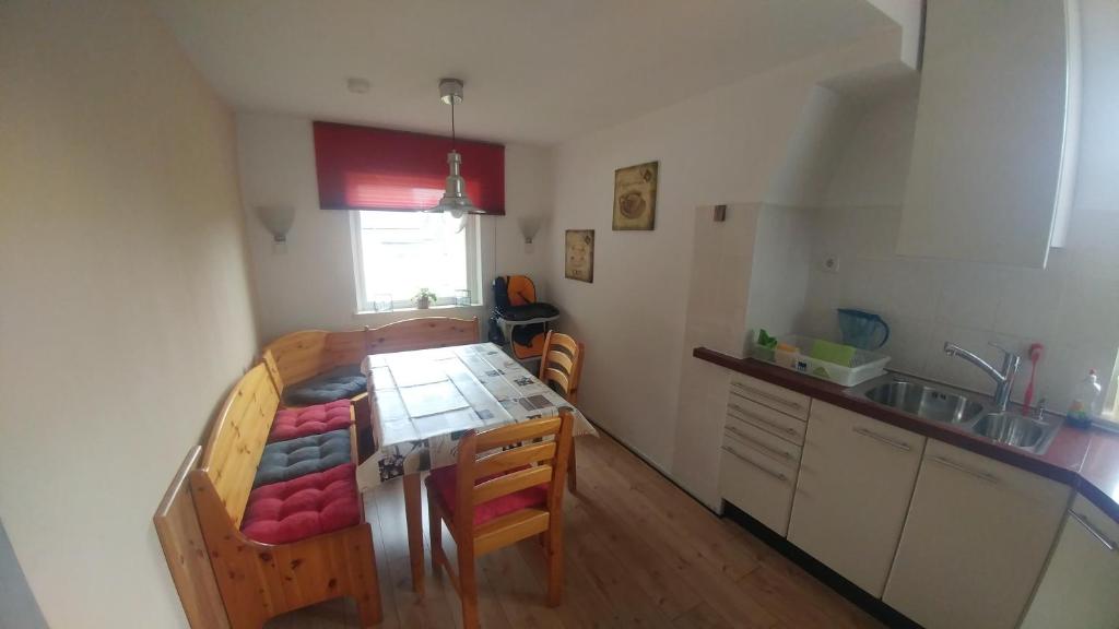 Historische Schule "Ferienwohnung Pauline" I&II room 2